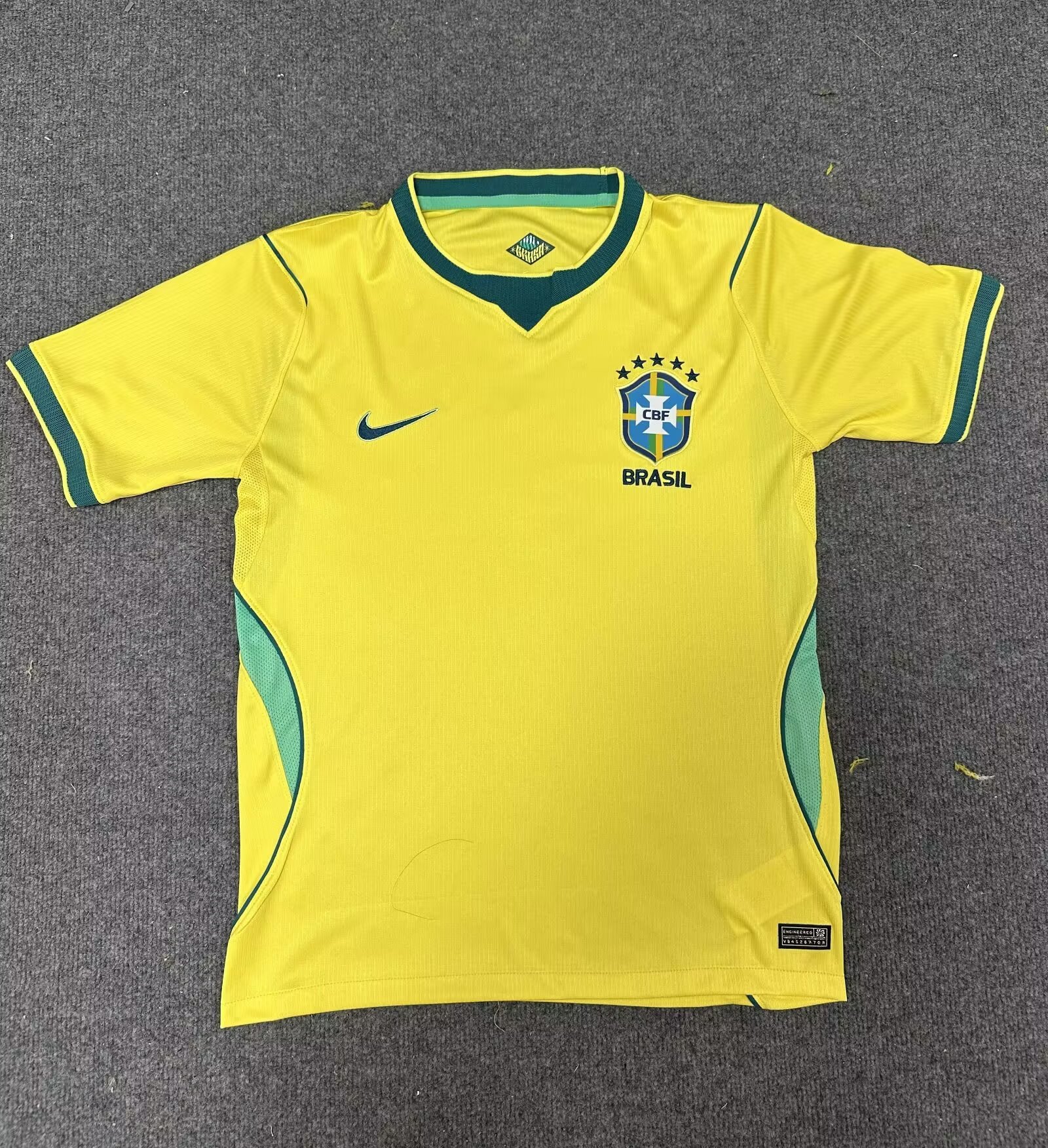 Brazil home jersey image 1