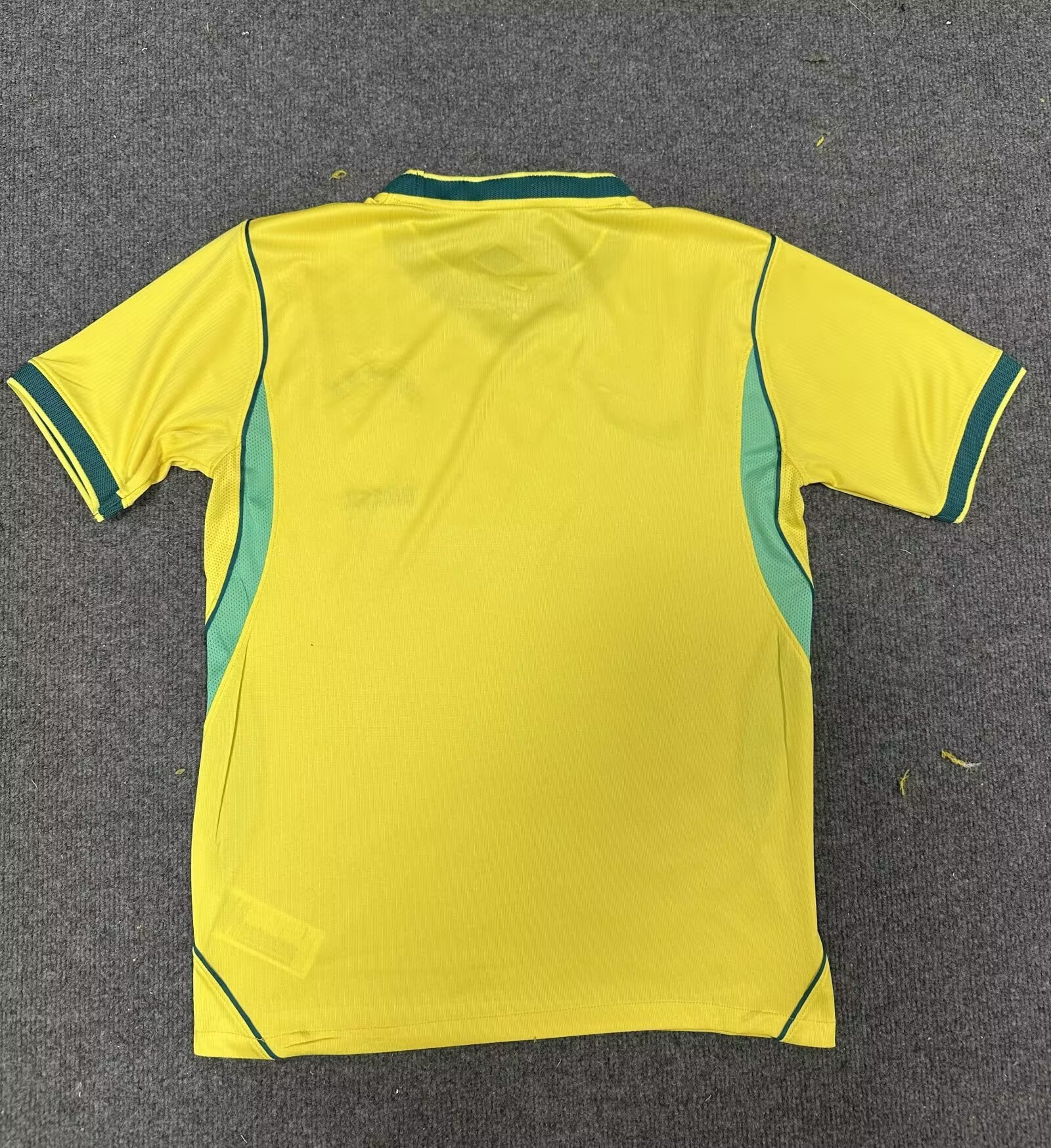 Brazil home jersey image 2