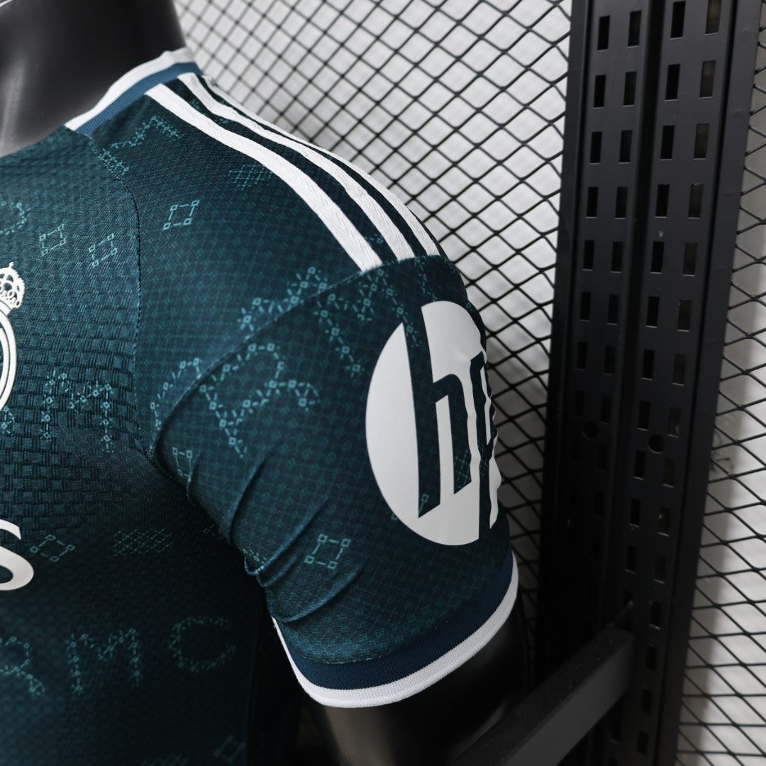 球员26.27皇马客S一3XL Football Jersey