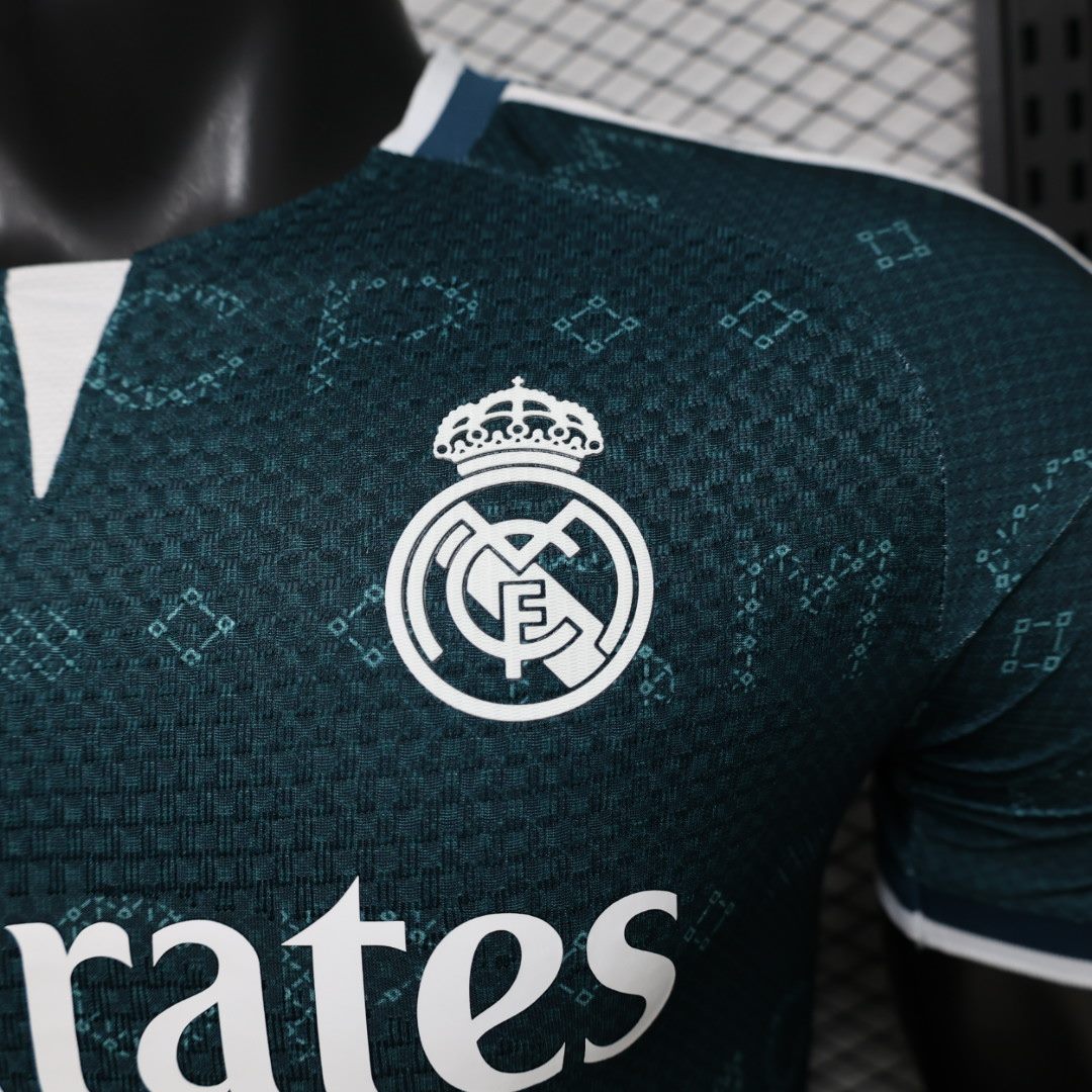 球员26.27皇马客S一3XL Football Jersey